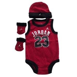 Baby Jordan onesie set nwot